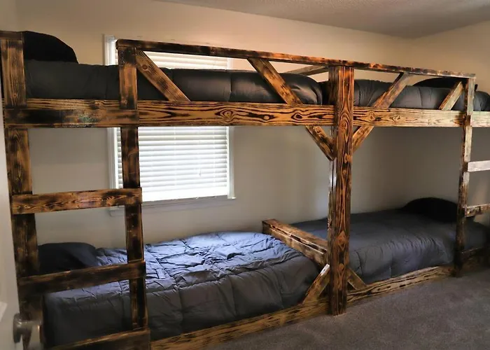 3 Bedroom Vacation Home Next To Silver Dollar City